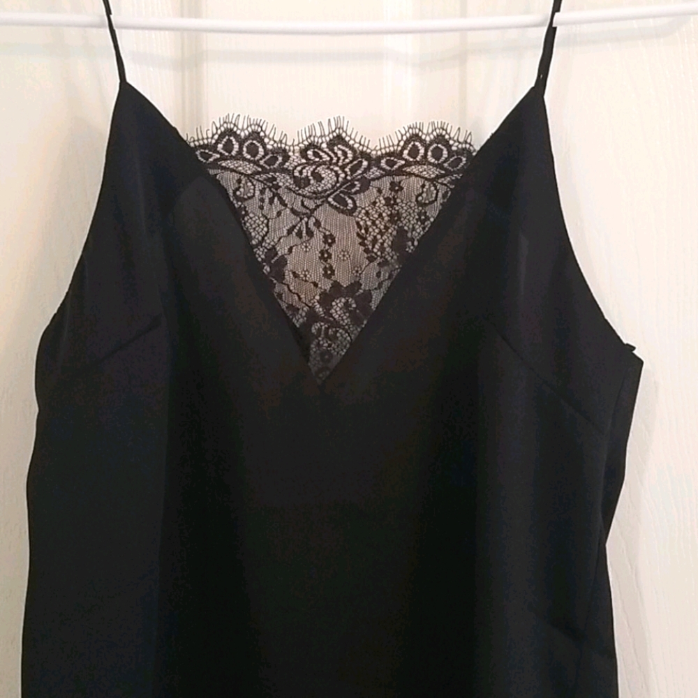 🗣️3for15! F21 Silky Lacefront Tank